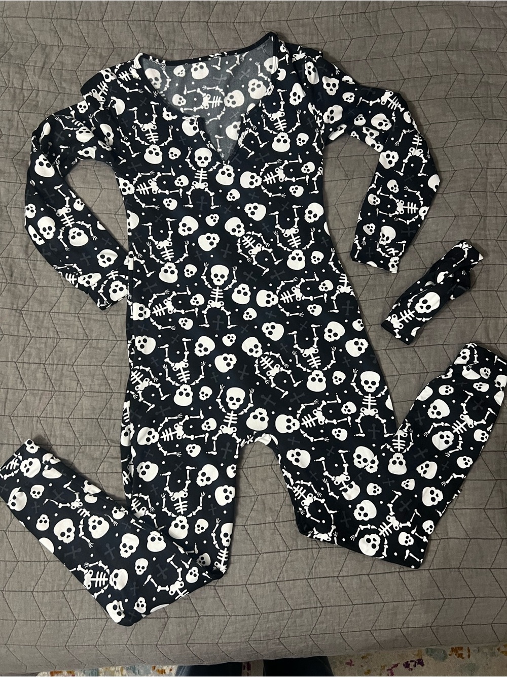 Black Skull Print One-Piece Pajamas Size S